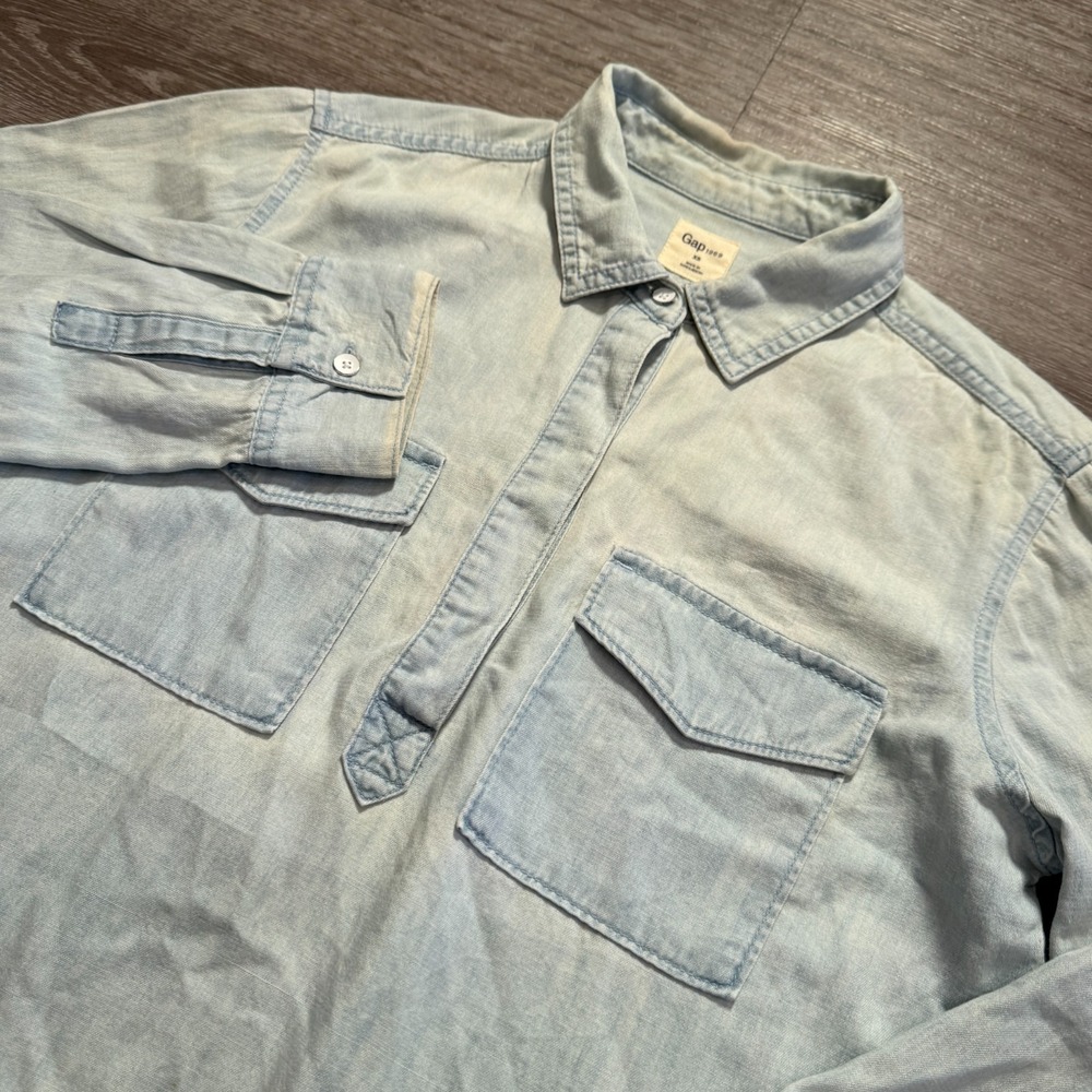 Gap Shirt Womens XS Light Blue Cotton Lyocell Denim Chambray Casual Coastal Boho